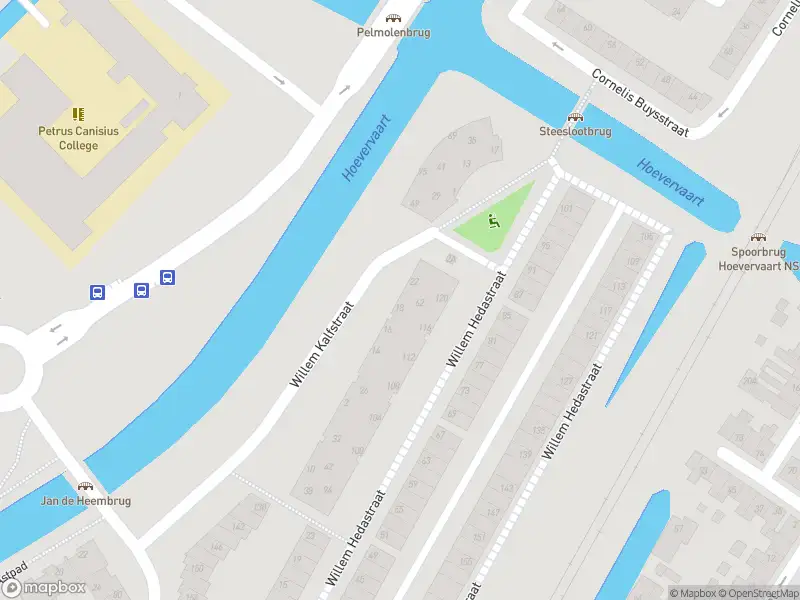 Ambulance met gepaste spoed naar de Willem Kalfstraat in Alkmaar