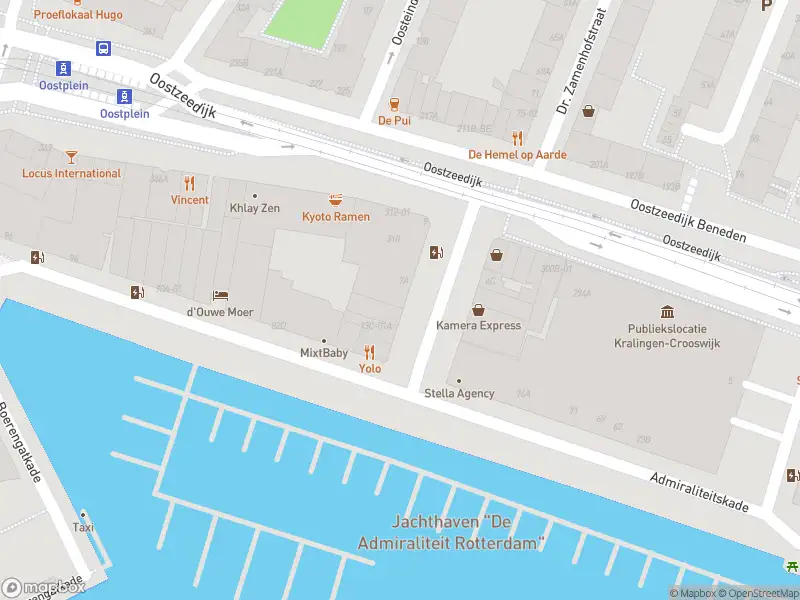 Ambulance met gepaste spoed naar de Admiraliteitsstraat in Rotterdam