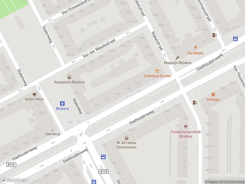 Ambulance met grote spoed naar de Stadhoudersweg in Rotterdam