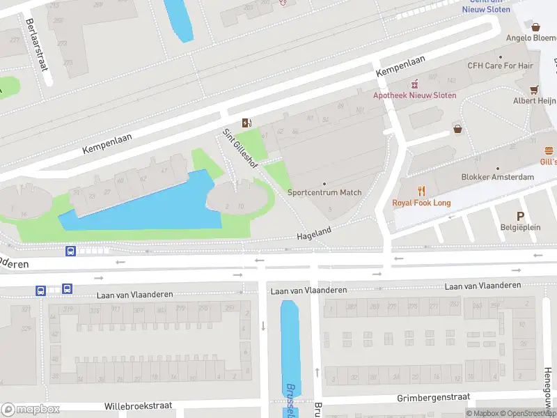 Ambulance met grote spoed naar de Sint Gilleshof in Amsterdam