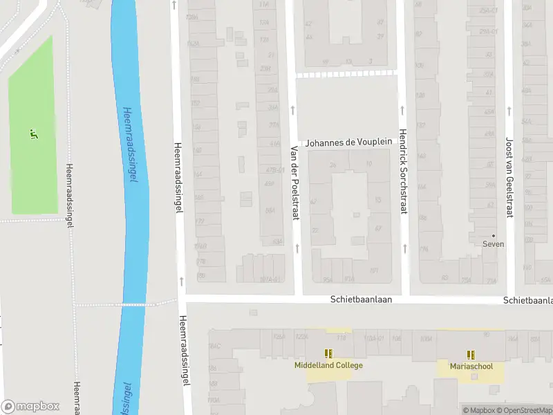 Ambulance met gepaste spoed naar de Van der Poelstraat in Rotterdam