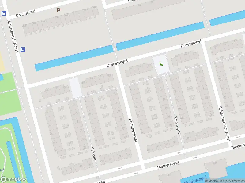 Ambulance met grote spoed naar de Klompéstraat in Rotterdam