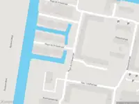 Ambulance met grote spoed naar de Hugo de Vriesstraat in Vlaardingen