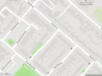 Brandweer met grote spoed naar de Akeleistraat in Nieuw-Vennep vanwege afhijsen patient