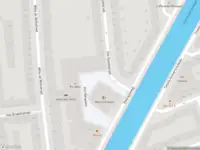 Ambulance met gepaste spoed naar de Piri Reisplein in Amsterdam