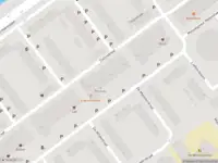 Ambulance met gepaste spoed naar de Monseigneur Nolenslaan in Schiedam