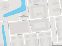 Ambulance met grote spoed naar de Klinkenburg in Rotterdam