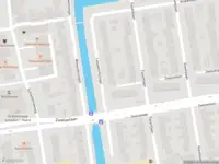 Ambulance met grote spoed naar de Leeuweriksingel in Schiedam