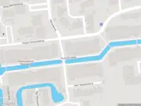 Ambulance met grote spoed naar de Floris Burgwal in Capelle aan den IJssel