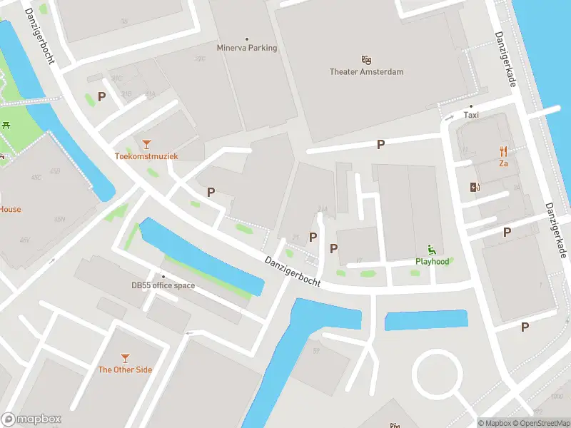 Ambulance met grote spoed naar de Danzigerbocht in Amsterdam