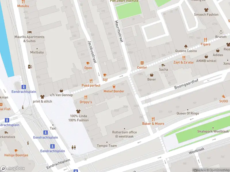 Ambulance met gepaste spoed naar de Oude Binnenweg in Rotterdam