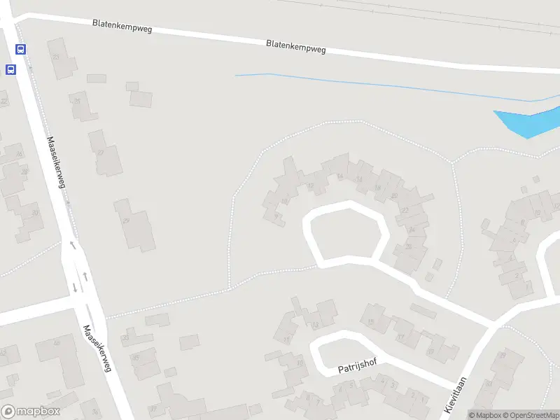 Ambulance met grote spoed naar de Karekiethof in Weert