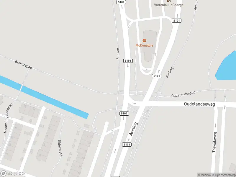 Ambulance met gepaste spoed naar de Aveling in Hoogvliet Rotterdam