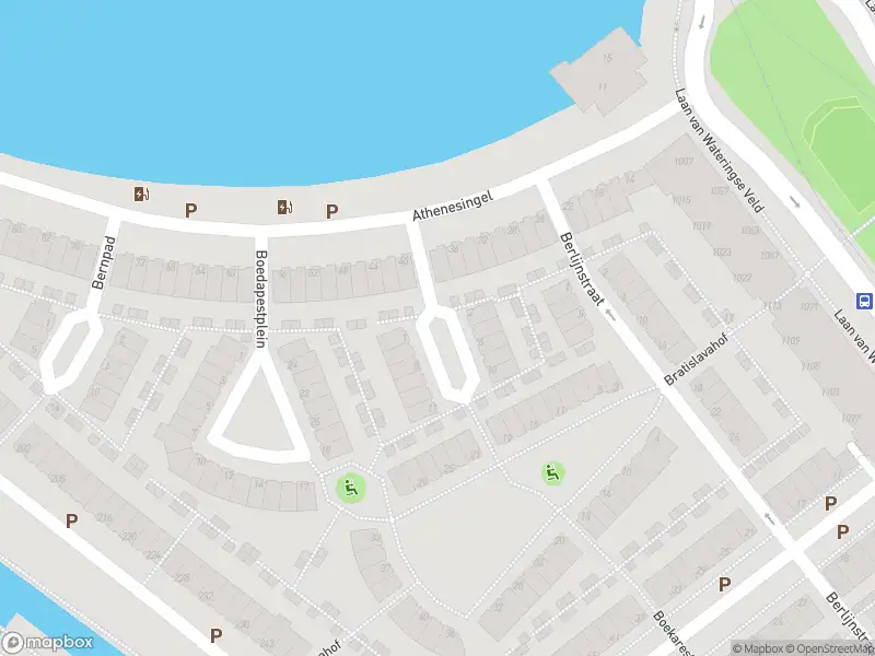 Ambulance met grote spoed naar de Boekarestpad in 's-Gravenhage