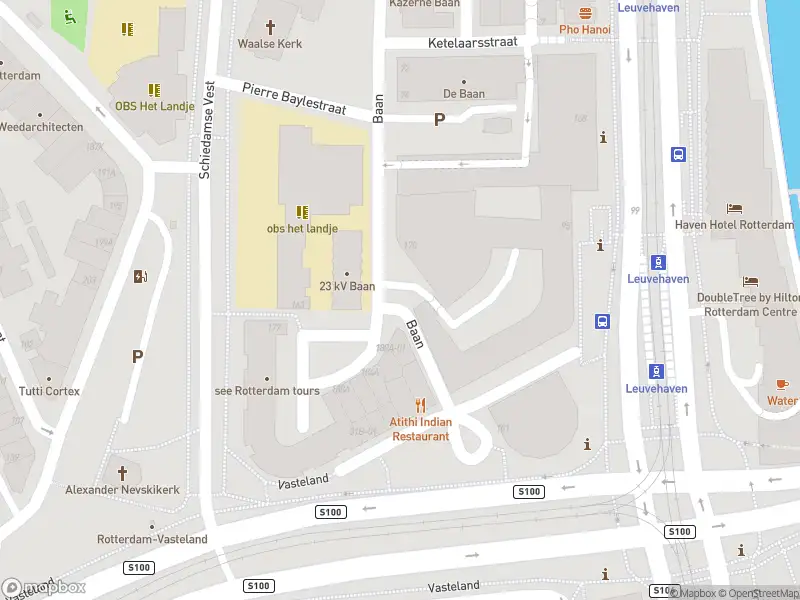 Ambulance met grote spoed naar de Baan in Rotterdam