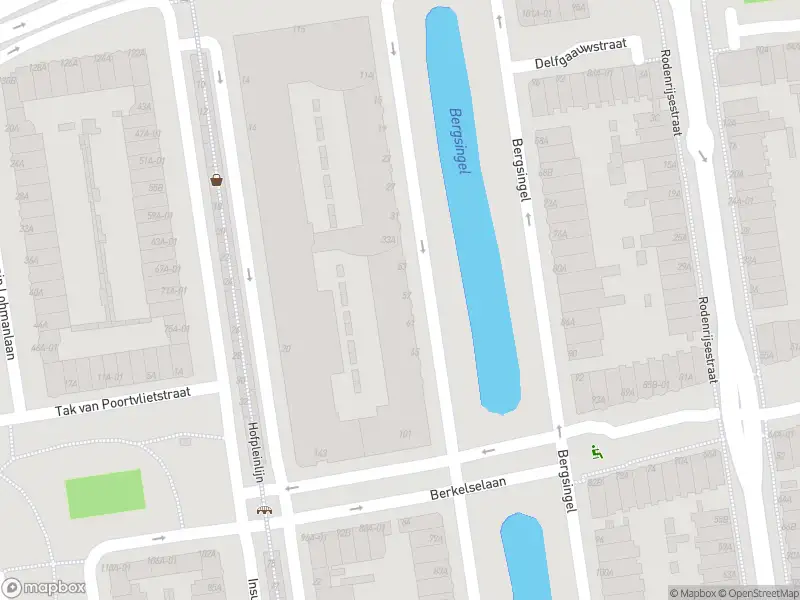 Ambulance met gepaste spoed naar de Bergsingel in Rotterdam