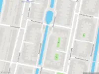 Ambulance met grote spoed naar de Alerdincksingel in Rotterdam