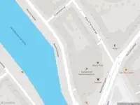 Ambulance met grote spoed naar de Aelbrechtskade in Rotterdam