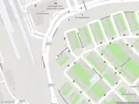 Ambulance met grote spoed naar de Belvedereweg in Amsterdam