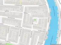 Ambulance met gepaste spoed naar de Merensplein in Haarlem