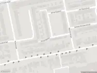 Brandweer met grote spoed naar de Alfred Ostplein in Roosendaal vanwege gebouwbrand