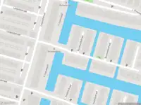 Ambulance met gepaste spoed naar de Bordewijkstraat in Alkmaar