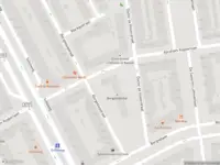 Ambulance met grote spoed naar de Dr. de Visserstraat in Rotterdam