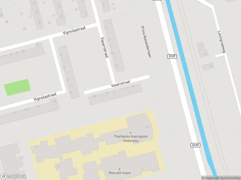 Ambulance met grote spoed naar de Vasaristraat in Rotterdam