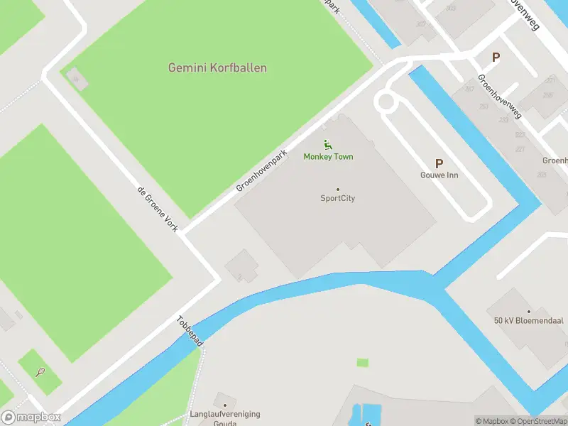 Ambulance met grote spoed naar de Groenhovenpark in Gouda