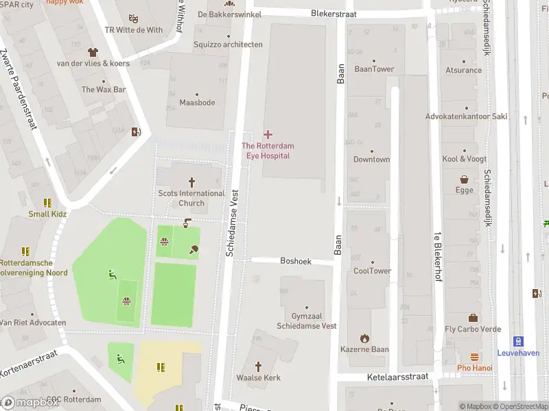 Ambulance met grote spoed naar de Schiedamse Vest in Rotterdam