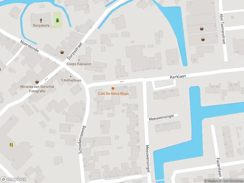 Ambulance met grote spoed naar de Kerklaan in Schiedam