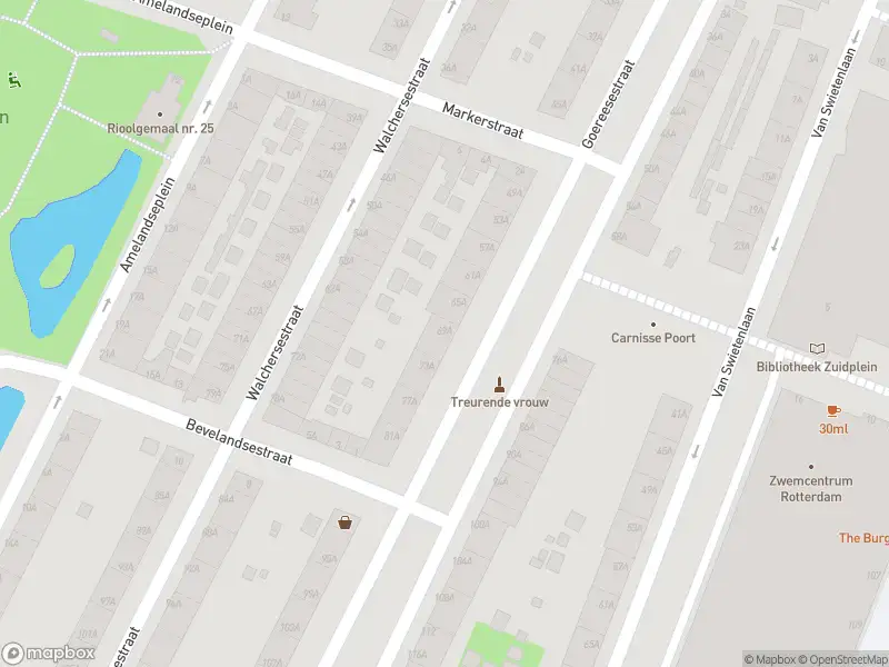 Ambulance met grote spoed naar de Goereesestraat in Rotterdam