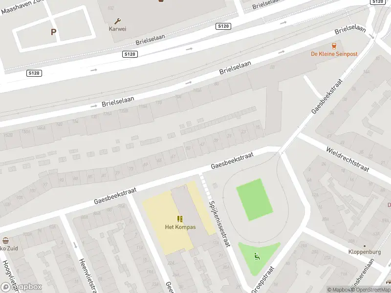 Ambulance met grote spoed naar de Gaesbeekstraat in Rotterdam