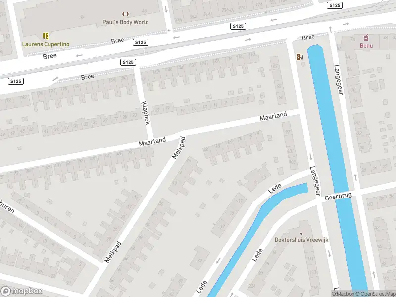 Ambulance met grote spoed naar de Maarland in Rotterdam