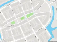 Ambulance met grote spoed naar de Molenweide in Delft