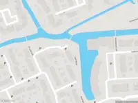 Ambulance met grote spoed naar de Hydrapad in Spijkenisse