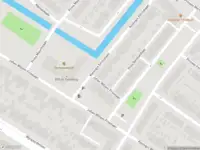 Ambulance met grote spoed naar de Koningin Emmalaan in Voorschoten