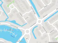 Ambulance met grote spoed naar de De Vijnen in Ouderkerk aan de Amstel