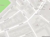 Ambulance met grote spoed naar de Sportlaan in Volendam