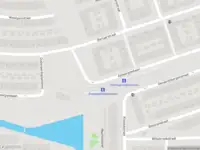 Ambulance met grote spoed naar de Antwerpenbaan in Amsterdam