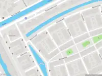 Ambulance met grote spoed naar de Pelmolen in Delft