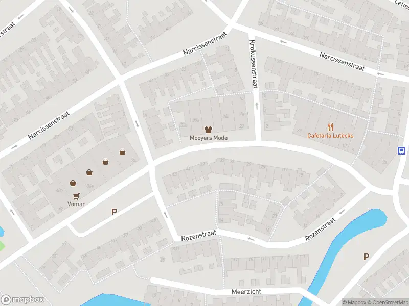 Ambulance met gepaste spoed naar de Asterstraat in Volendam