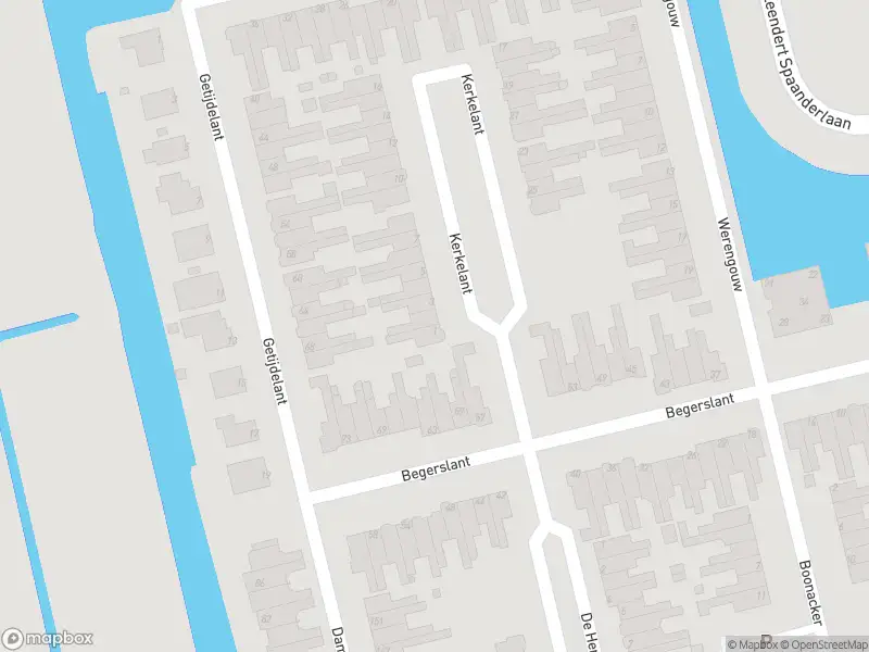 Ambulance met grote spoed naar de Kerkelant in Volendam