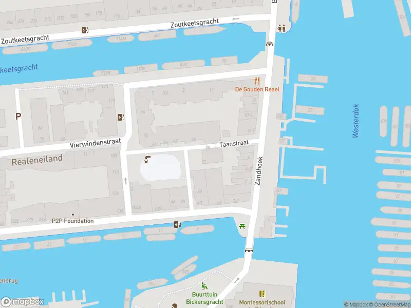 Ambulance met grote spoed naar de Jan Mensplein in Amsterdam