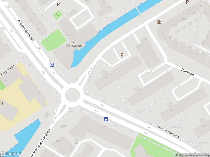 Ambulance met gepaste spoed naar de Burgemeester Honnerlage Gretelaan in Schiedam