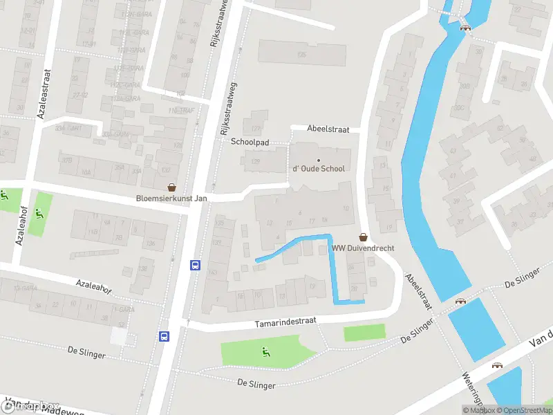 Ambulance met gepaste spoed naar de Kastanjepad in Duivendrecht