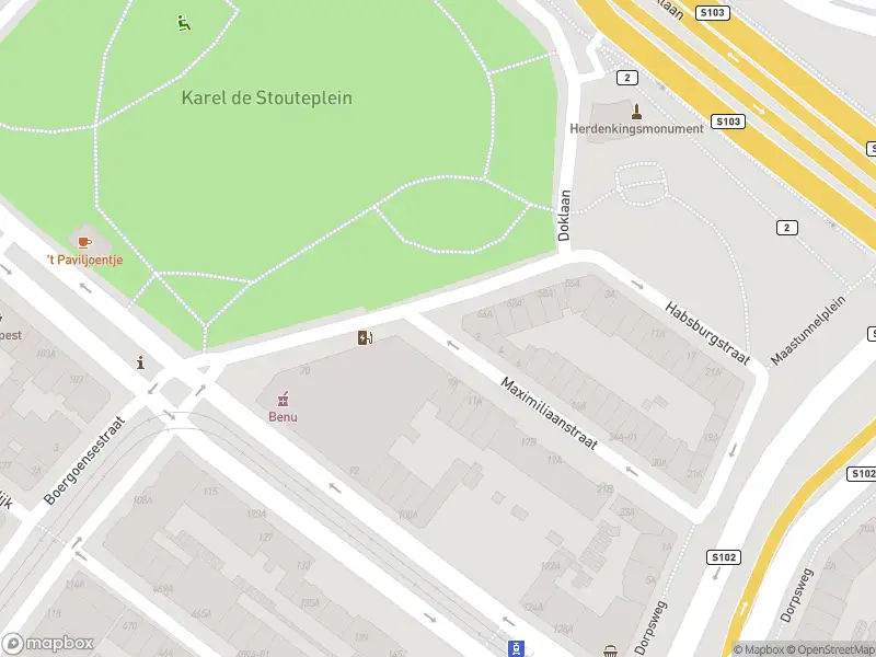 Ambulance met grote spoed naar de Boergoensestraat in Rotterdam