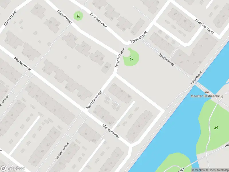 Ambulance met grote spoed naar de Naardermeer in Zoetermeer