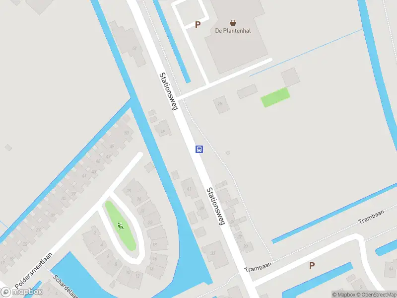 Ambulance met grote spoed naar de Stationsweg in Zuidland