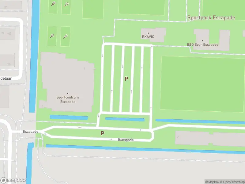 Ambulance met grote spoed naar de Escapade in Amstelveen